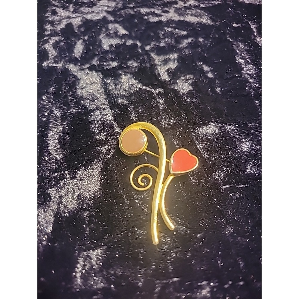 Vintage Womens Brooch Pin Gold Tone Heart Circle Jewelry Costume
